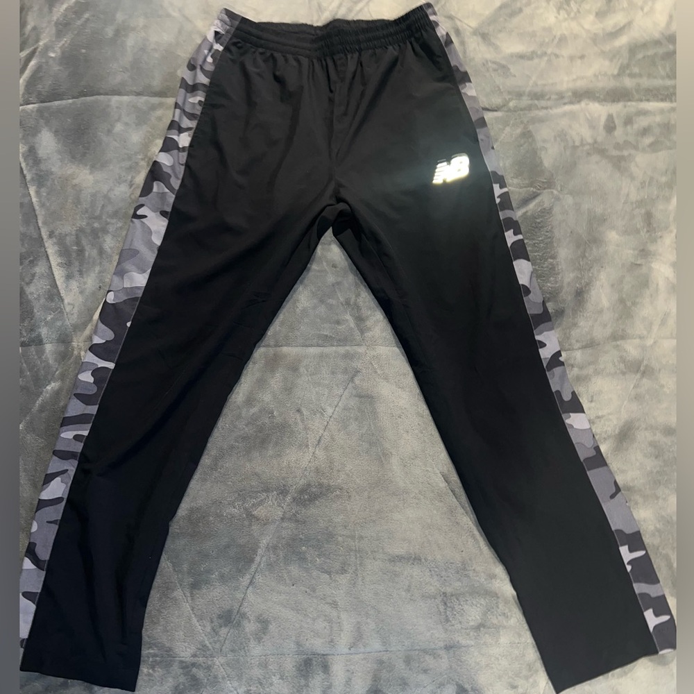 New Balance Track Pants - Black/Grey Camo Print Stripe - Sz Large